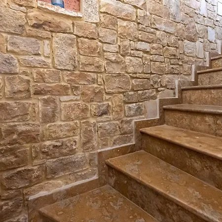 Villa Maria Elena I Lagomandra