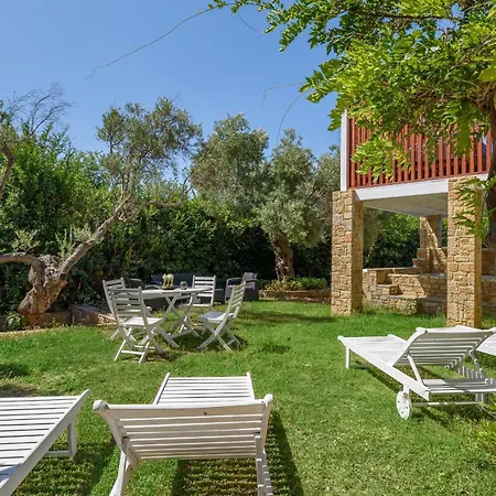Maria Elena I Villa *