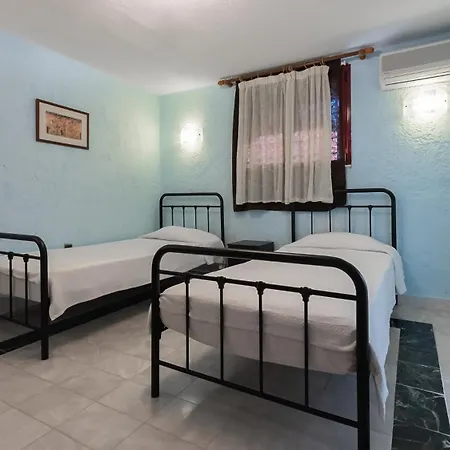 Maria Elena I Villa *